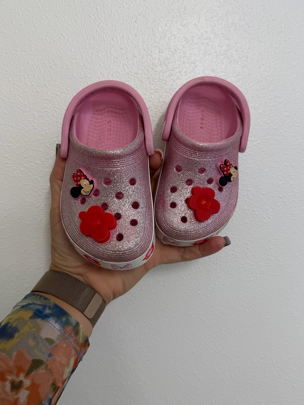 Disney Pink Glitter Minnie Mouse Kids' Sandal Clogs with Red Flower Charm